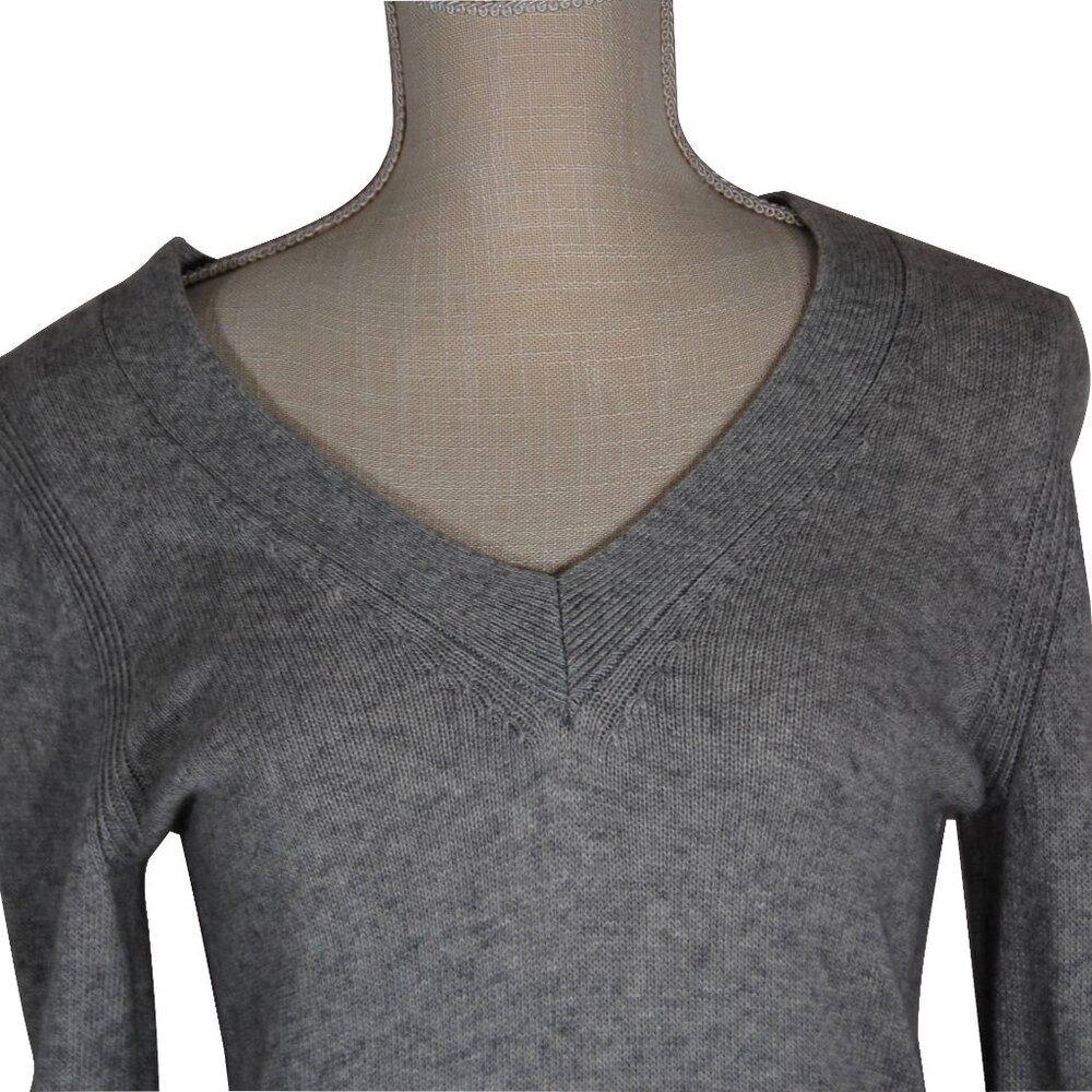 Banana Republic filpucci V Neck Gray Knit Long Sleeve Button Back Sweater Size M